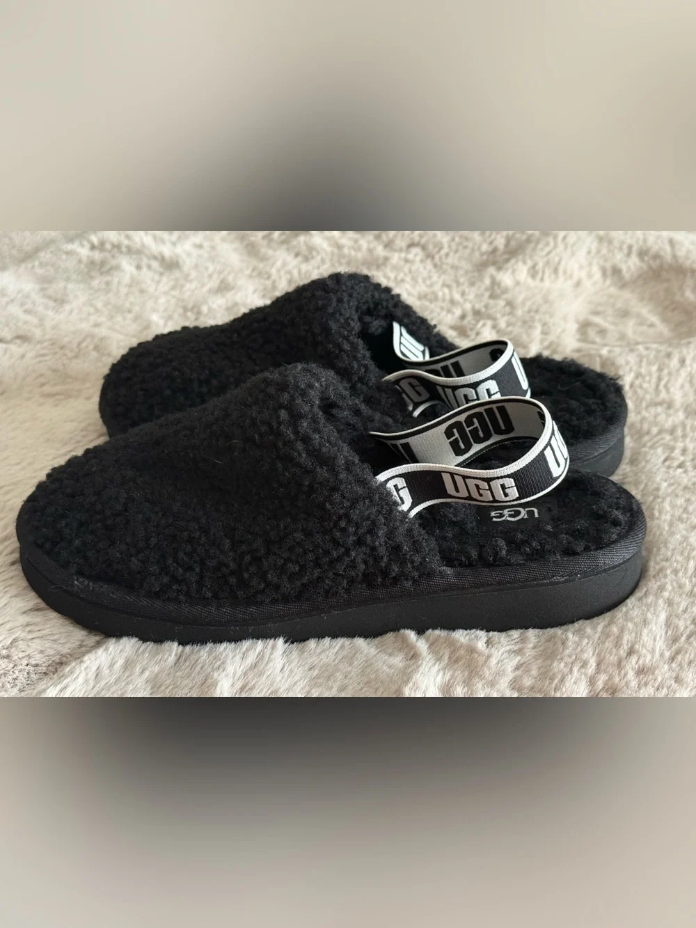 UGG Girls Fluff Yeah Black Clog Slingback Slipper Sandals - Size 4